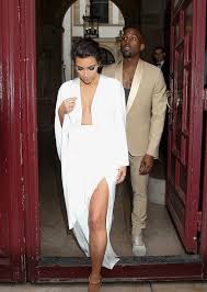 Kim kardashian reveals new wedding day fragrance, love. Kanye West Kim Kardashian S Wedding Cost Break Down Of 14 7 Million Vows Hollywood Life