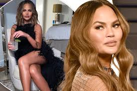 Chrissy teigen was born on november 30, 1985 in delta, utah, usa as christine diane teigen. Wgvsa1qdntj Ym
