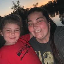 Woman defecates in public in broad daylight?