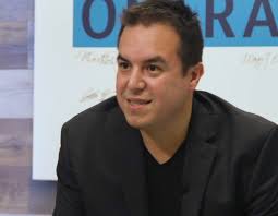 Reaching Your Audience with Roberto Candelaria