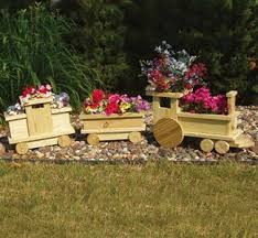 How To Diy Choo Choo Train Planter For Your Garden Www Fabartdiy Com Garden Crafts Wood Projects Plans Diy Planters