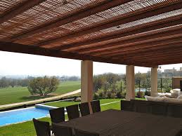 Los techos de madera han son uno de los elementos arquitectónicos decorativos más populares, útiles y versátiles. Terrazas En Madera Comercial Dominguez