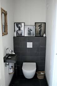 Toilettes 21 Conseils Pour Adopter Le Noir Dans Les Wc En 2020 Idee Deco Toilettes Relooking Toilettes Decoration Toilettes