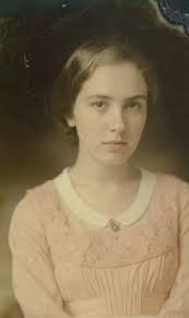 When I was at LaGrange College, my professor John Lawrence showed us this  photo one of his former students took. She paid Minnie to let her take this  photo of her and