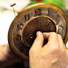 Comitti offers a superb collection of wall clocks in the traditional 'regulator' and classic english dial clock designs. Chime Clock Instructions Setting Time Pendulum Clocks