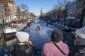Official portal website of the city of amsterdam, with everything you need to visit, enjoy, live, work, invest and do business in the amsterdam metropolitan area. Dutch Get Their Skates On In Amsterdam Before The Thaw
