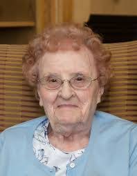 Lisa Paradis's Instagram, Twitter & Facebook