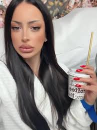 Veronica Victoria Pfficial