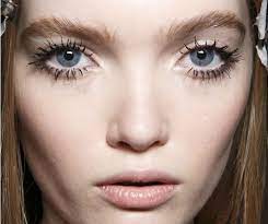 5 Reasons Why Your Mascara Is Clumping - Pick N Dazzle