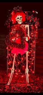 Anyone in Dallas knows if Home Depot close by still has Mickey and Minnie  that was my only two items for the year I wanted please let me know so I can