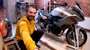 Abs, heated grips, esa, dtc, main stand, cruise control, keyless ride. Bmw F900xr Long Term Review The Unboxing Drivemag Riders