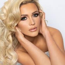 Aly Webster's Instagram, Twitter & Facebook