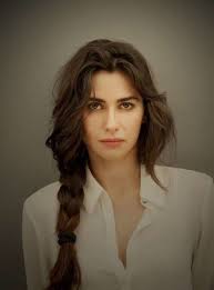 Eğer ki rem uykunuzun ortasında uyanır ve rem uykunuzu tamamlamadan kalkarsanız, uykunuzu alamazsınız. Nesrin Cavadzade Dizileri