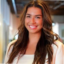 Tara Mead's Instagram, Twitter & Facebook