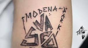 I triangoli rossi logo vettore gratuito. Modena Park Dopo Il Concerto Centinaia Di Tatuaggi Gazzetta Di Modena Modena
