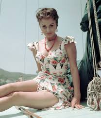 Born 20 september 1934), known professionally as sophia loren (/ l ə ˈ r ɛ n /; Classic Beauty Icon Of Italy 35 Stunning Color Photos Of Sophia Loren In The 1950s And 1960s Vintage Everyday