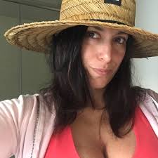 Melanie Mancini's Instagram, Twitter & Facebook