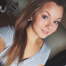 Emelie Larsson (@emelielarssonnn)