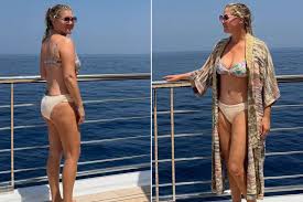 Amy Schumer Goes ‘No Filter’ in Floral Bikini Pictures from Sunny Vacation: See the Photos