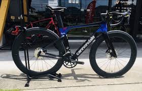 cannondale systemsix チームカラーのバイクが入荷しました kamihagi cycle キャノンデール バイク スポーツバイク