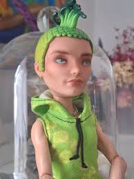 Deuce Scaris Neulackierung : r/MonsterHigh