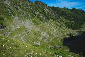 Transalpina si transfagarasan sunt cele mai inalte drumuri din romania, situate la peste 2000 m altitudine. Www Paradise Ro Resources Paradise Ro 2018 0418