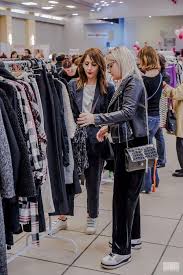 Mon dressing déborde donc et je ne peux que vous conseiller, toulousaines, de venir voir ce qui s'y cache ! La Folle Histoire Du Vide Dressing Des Toulousaines Folle Et Fauchee