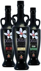 O Azeite Flor Do Douro Uma Gama De Produtos De Qualidade Superior Produzida Com Um Rigoroso Controlo De Qualida Olive Oil Packaging Bottle Design Food Design