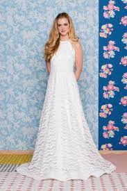 Maybe you would like to learn more about one of these? 70er Jahre Brautkleid Mit Grafischen Wellen Und Ruckenschlitz Kuss Die Braut Brautmode
