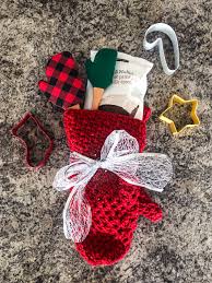 As pictures show material:thicken silicone+cotton cloth size:37.5*18.5cm/14.8 *7.3,cuff width:14.5cm/5.7(as picture show) Crochet Decorative Oven Mitt Fabricland West