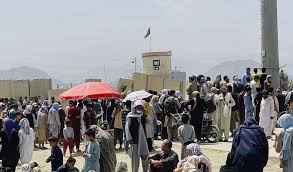 Flughafen mittlerer größe in afghanistan, der die region kabul versorgt. 7uqc1zybkzt2hm