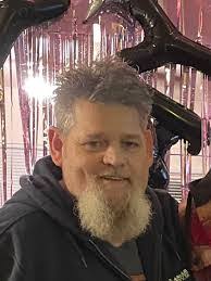 Daniel Richardson's Instagram, Twitter & Facebook