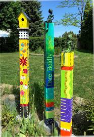 These Garden Totems Are Incredible Claygardentotems Garden Gardentotemsawesome Gardentotemsbeautiful Gardentotemsbird Hof Kunst Garten Deko Gartenkunst