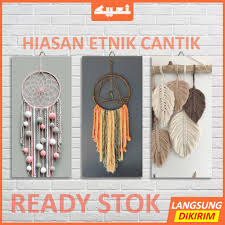 Kamu juga bisa menentukan kisaran anggaran belanja yang diperlukan untuk mendesain kamar tidur menjadi ruang kerja. Hiasan Dinding Kamar Tidur Harga Terbaik Agustus 2021 Shopee Indonesia