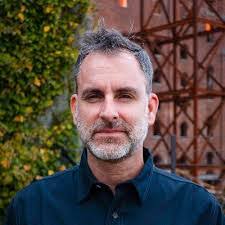 Michael Learmonth's Instagram, Twitter & Facebook