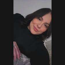 Karen Sanchez's Instagram, Twitter & Facebook