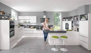 Cette affaire est tenue par une seule personne, travaillant avec un réseau qualifié et fidèle de poseurs. Une Ergonomie Parfaite Brit Cuisines
