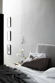 een hanglamp naast het bed eenig wonen woonideeen slaapkamerdesigns binnenhuisarchitect