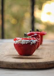 Mini Poivrons Farcis En 2020 Poivrons Farcis Photos De Nourriture Fromage De Chevre Frais