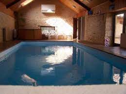 piscine interieure maison de caractere avec piscine interieure et jaccuzy perigord piscine interieure piscine et jacuzzi maison de vacances