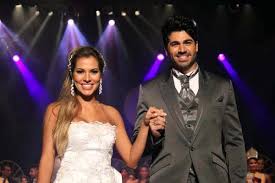 O sexo do bebê, que a nova mamãe só queria descobrir no parto, já não é mais segredo: Adriana Santanna Oficial Adriana E Rodrigao Ensaiam Casamento Em Desfile Http Ego Globo Com Moda Noticia 2012 09 Ex Bbb Adriana E Rodrigao Se Casam De Mentirinha Em Desfile Html Facebook