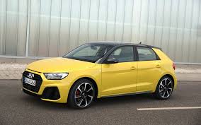 Jednostavno upravljanje, uvid u potrošnju, jednostavna obnova računa i odabir dodatnih paketa. Der Audi A1 Sportback 40 Tfsi Tobt Mit 200 Ps Durch Die Gegend