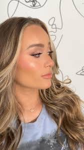 Abbie Crowe's Instagram, Twitter & Facebook