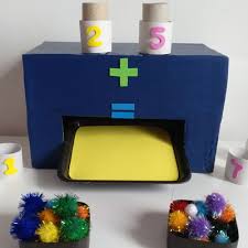 Aprender a contar, sumar y restar con pinzas de colores los números y operaciones aritméticas no. Juegos Para Aprender Matematicas La Maquina De Sumar Fixo Kids