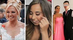 Según asegura el diario, belén esteban anunciará oficialmente en dos días su esperada boda con su novio miguel. La Foto De La Hija De Belen Esteban En La Boda Con Miguel Marcos Y El Grave Error De La Prensa Youtube