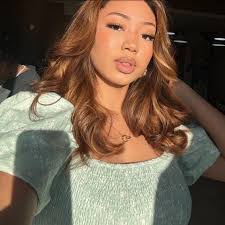 Anna Elia's Instagram, Twitter & Facebook