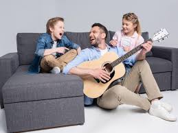 Cine para ver en familia. Canciones De Cantautores Dedicadas A Bebes Rayden Pequeno Torbellino