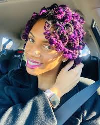 Hello my name is Bernice Mills, you can call me B! I am a licensed  cosmetologist for 10 years, specializing in loc maintenance and color  services! I am very passionate about what