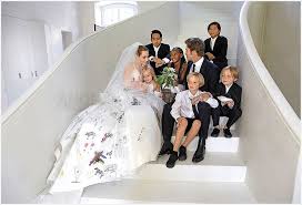 Inside Angelina Jolie And Brad Pitt S Wedding At Chateau Miraval Angelina Jolie Wedding Angelina Jolie Wedding Dress Celebrity Wedding Dresses