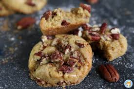 Recette De Delicieux Cookies Hyper Gourmands Aux Noix De Pecan Et Au Sirop D Erable En 2020 Noix De Pecan Cookies Et Biscuits Recette Petit Gateau